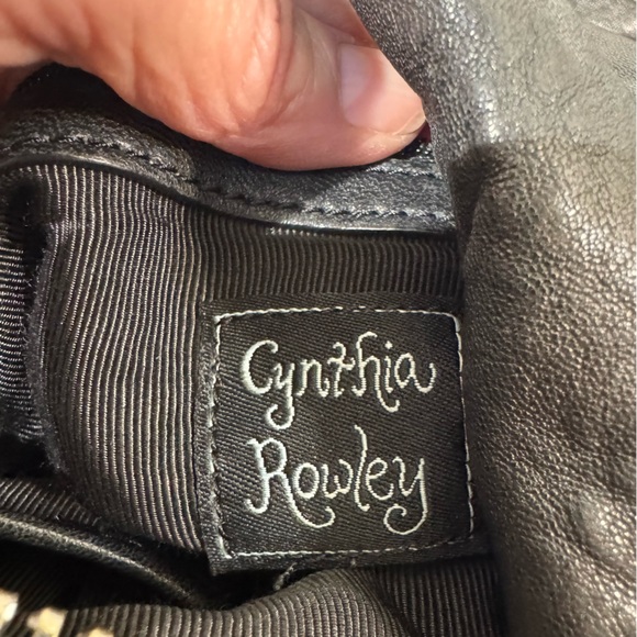 Cynthia Rowley Large Black Leather Slouchy Shoulder Bag with Quilted Zip Detail - Picture 5 of 14